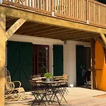 Alojamento de Acomodação e Pequeno-almoço Brume Surf House 3*