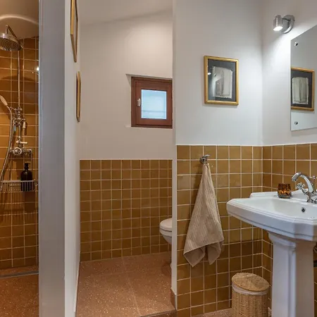 Brume Surf House ميسانج