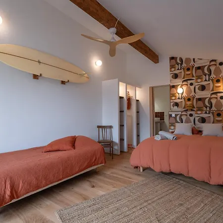 Brume Surf House فندق مبيت وإفطار 3*