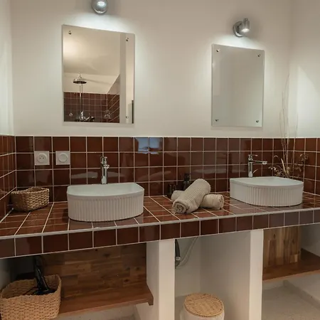 Brume Surf House ميسانج