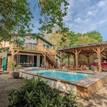 Brume Surf House ميسانج