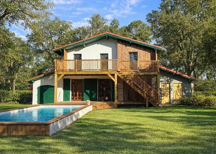 Brume Surf House Bed & Breakfast