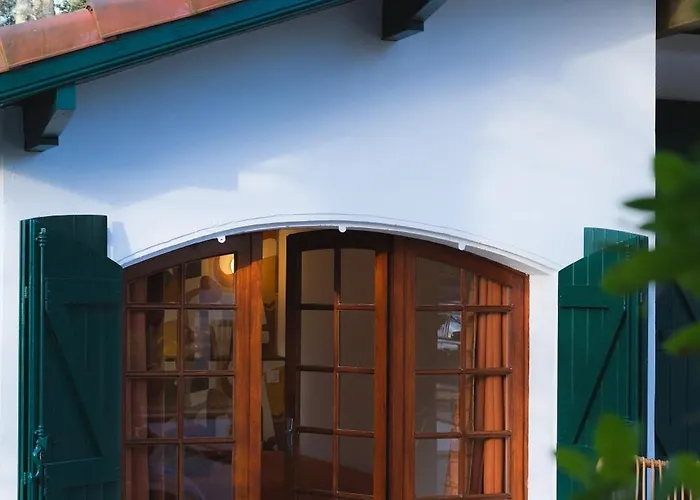 Brume Surf House Bed & Breakfast *